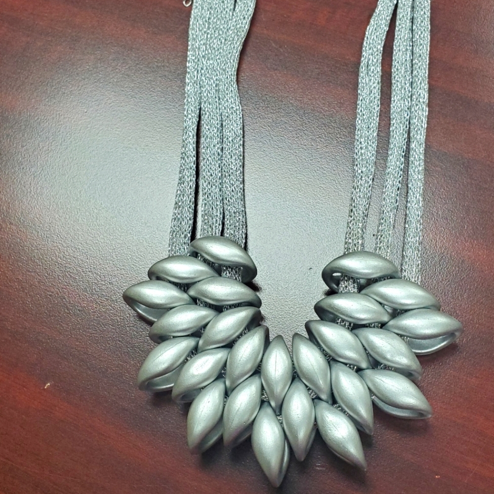 Ladies necklace